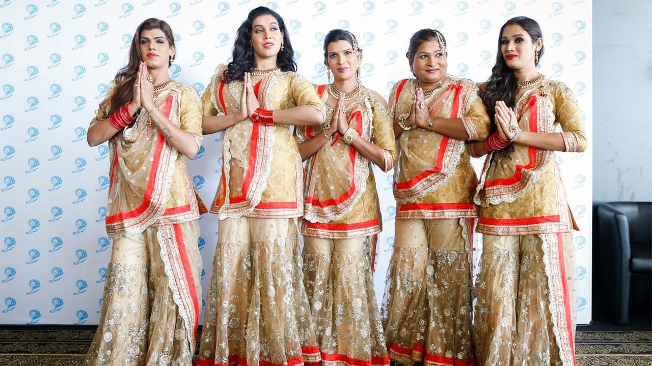 Did You Know About India`s First Transgender Music Group 6 Pack Band?